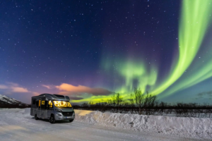 Abenteuer Wintercamping: Komfort und Spaß im Schnee dank guter Vorbereitung