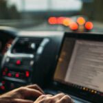 Flexibles Arbeiten: E-Mail am Steuer ein Kavaliersdelikt?