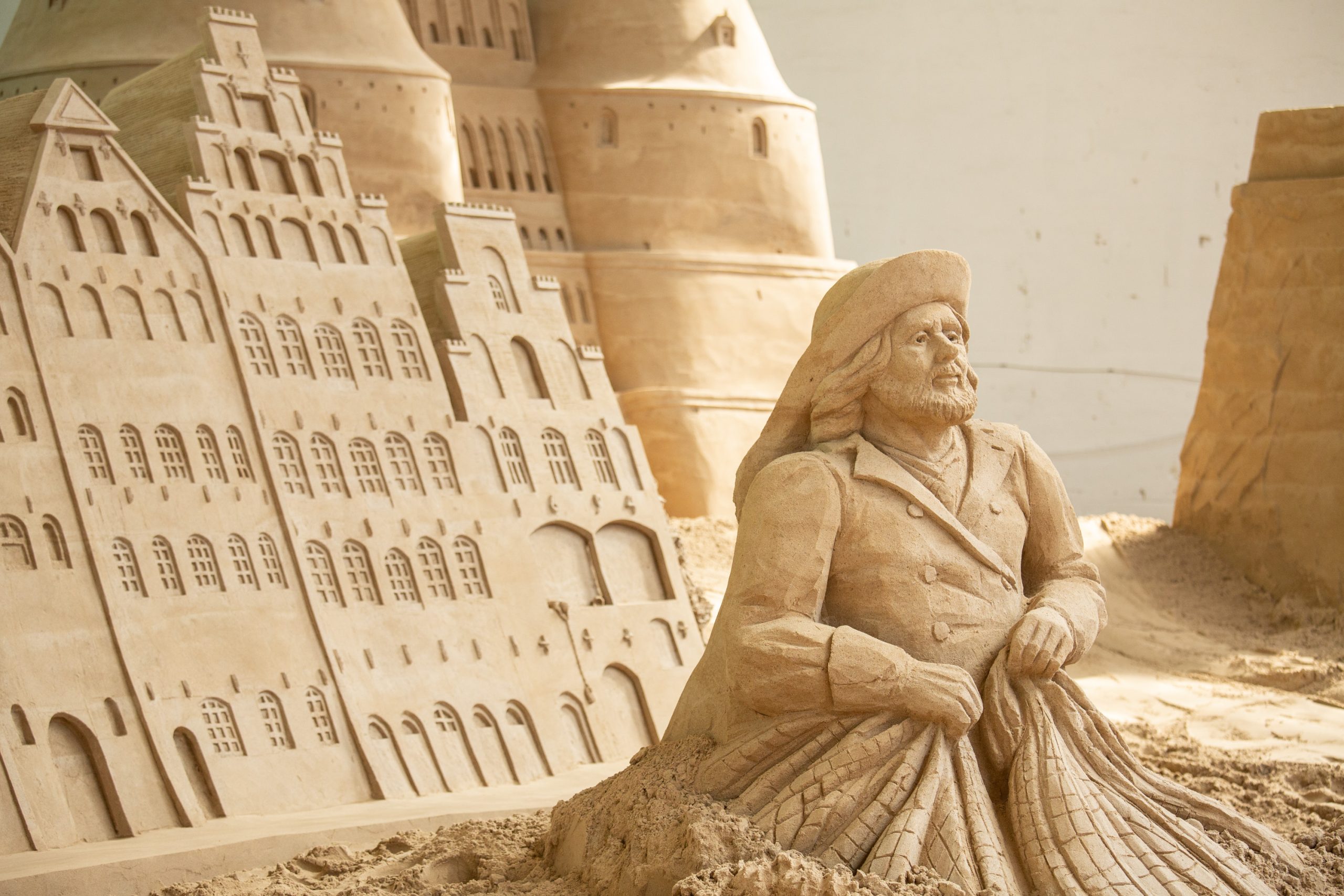 „Zeitreise im Sand“ – Sandskulpturen-Ausstellung Travemünde 2026