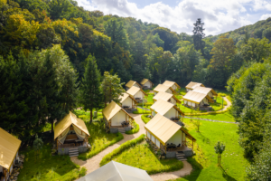 Luxuscamping mitten in der Natur: Landal erweitert Glamping-Unterkünfte