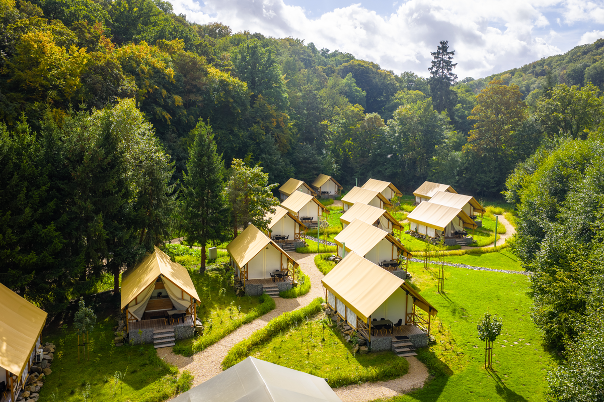 Luxuscamping mitten in der Natur: Landal erweitert Glamping-Unterkünfte