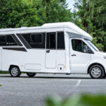 Frankia Noctra Cruiser, Frankia Noctra Cruiser 7.6 L MB Edition One, Frankia Wohnmobil, Luxus Reisemobil, Luxus Wohnmobil, Premium Camper, Teilintegriertes Wohnmobil, Mercedes-Benz Sprinter Wohnmobil, Reisemobil Test, Wohnmobil Neuheiten, Camping Luxus, Luxus Campervan, Frankia Noctra, Wohnmobil 2026, Reisemobil Vorstellung, Wohnmobil mit Einzelbetten, Wohnmobil mit Hubbett, Mercedes Sprinter Camper, AL-KO Tiefrahmen, Premium Reisemobil, Wohnmobil Oberklasse, Campingfahrzeug, Reisemobil Mercedes Sprinter, Luxus Camper, Frankia Edition One, Wohnmobil Blog, Camping Blog, Reisemobil Technik, Wohnmobil Ausstattung, modernes Wohnmobil